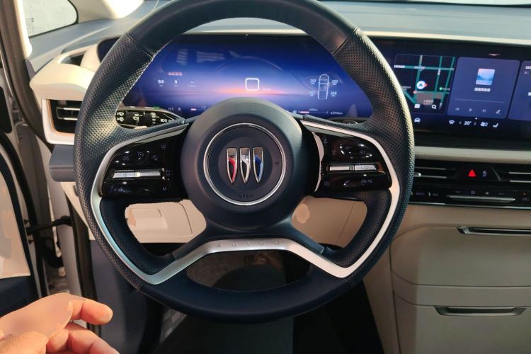 Used Buick Century 2023 2.0T Six-Seater Yinshi Edition Steering Wheel