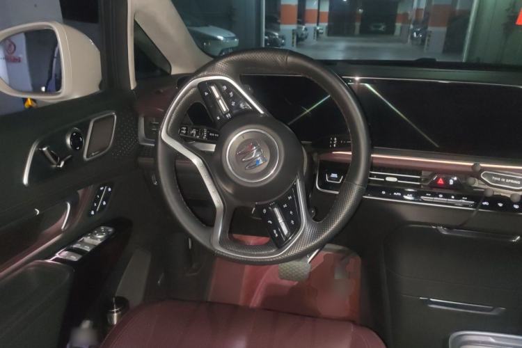 Used Buick Century 2023 2.0T Six-Seater Yinshi Edition Steering Wheel