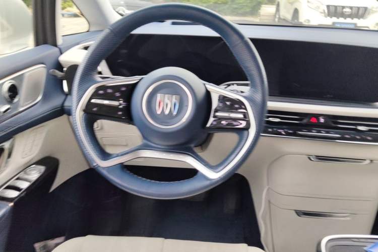 Used Buick Century 2023 2.0T Six-Seater Yinshi Edition Steering Wheel