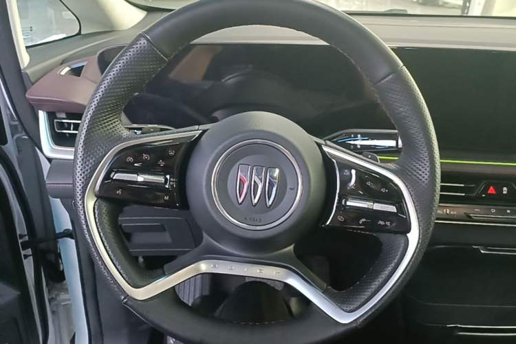 Used Buick Century 2023 2.0T Six-Seater Yinshi Edition Steering Wheel