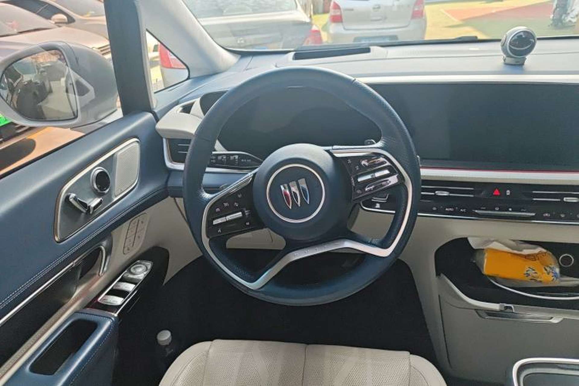 Used Buick Century 2023 2.0T Seven-Seater Yinshi Edition Steering Wheel