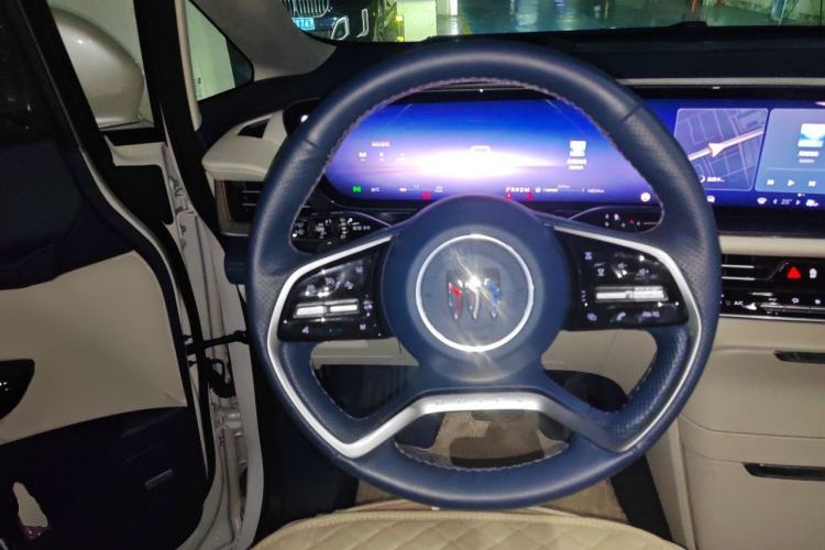 Used Buick Century 2023 2.0T Seven-Seater Yinshi Edition Steering Wheel