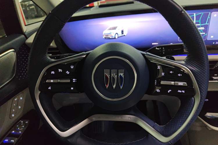 Used Buick Century 2023 2.0T Six-Seater Yinshi Edition Steering Wheel