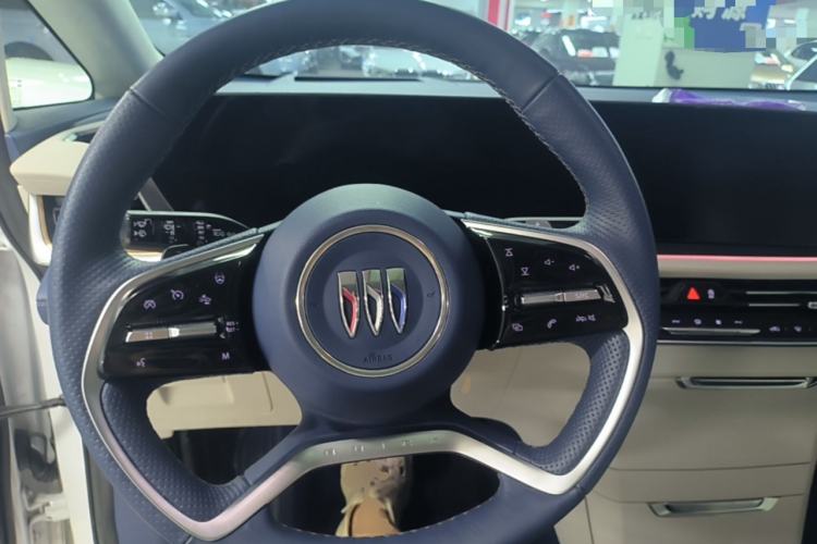 Used Buick Century 2023 2.0T Six-Seater Yinshi Edition Steering Wheel