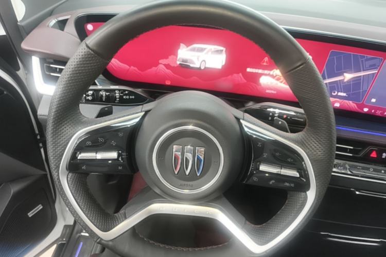 Used Buick Century 2023 2.0T Six-Seater Yinshi Edition Steering Wheel