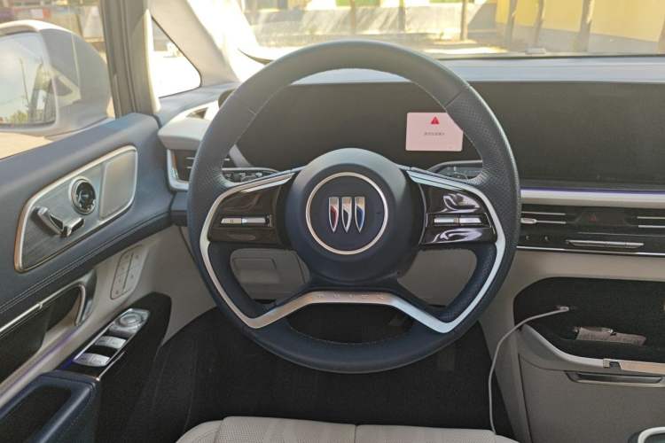 Used Buick Century 2023 2.0T Seven-Seater Yinshi Edition Steering Wheel