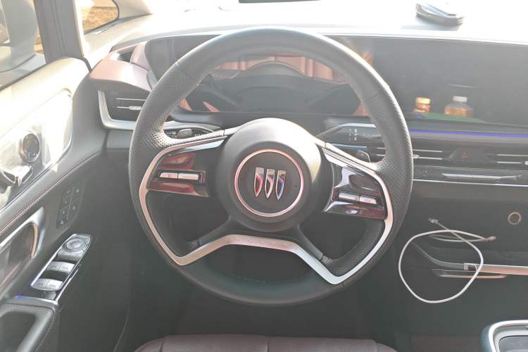 Used Buick Century 2023 2.0T Six-Seater Yinshi Edition Steering Wheel