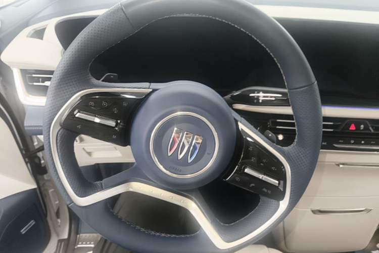 Used Buick Century 2023 2.0T Six-Seater Yinshi Edition Steering Wheel