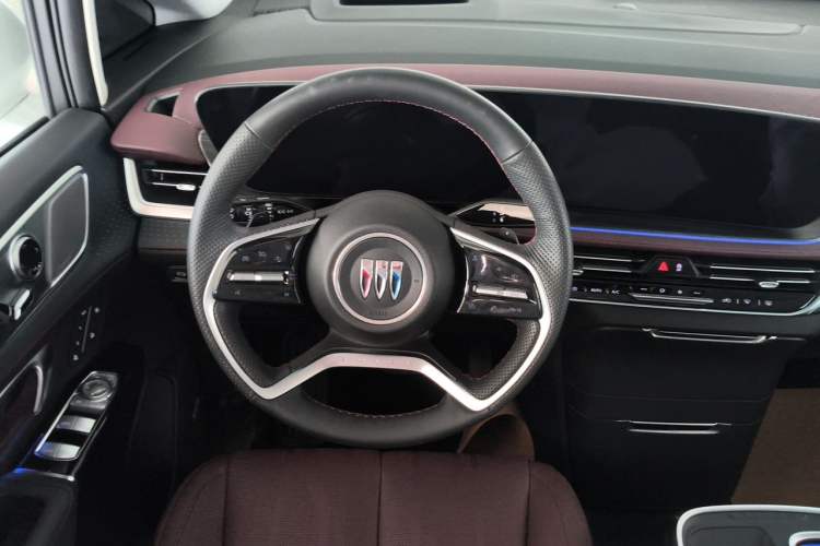 Used Buick Century 2023 2.0T Seven-Seater Yinshi Edition Steering Wheel