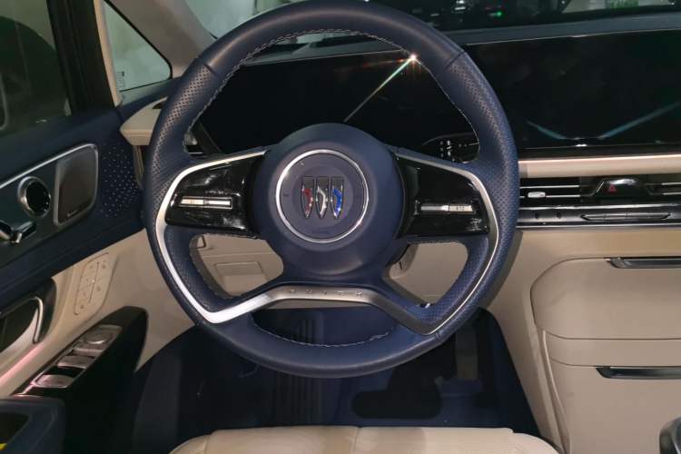 Used Buick Century 2023 2.0T Six-Seater Yinshi Edition Steering Wheel