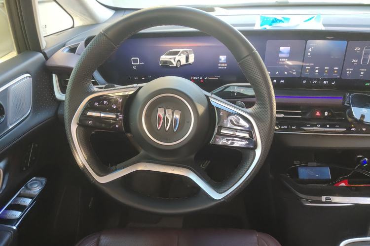 Used Buick Century 2023 2.0T Six-Seater Yinshi Edition Steering Wheel
