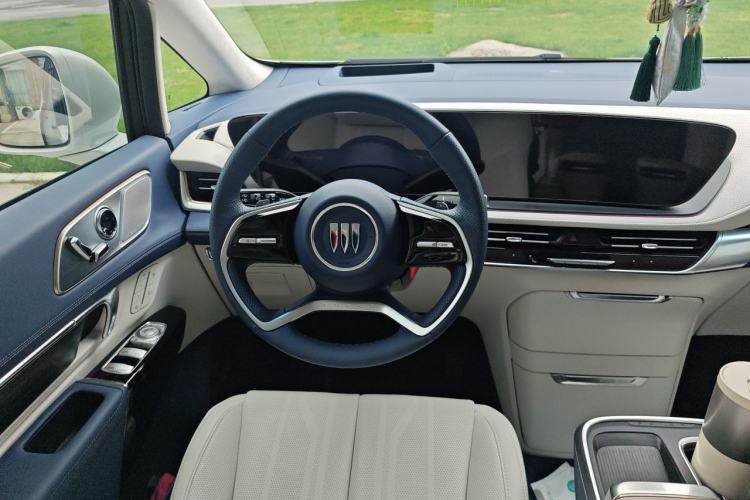 Used Buick Century 2023 2.0T Seven-Seater Yinshi Edition Steering Wheel