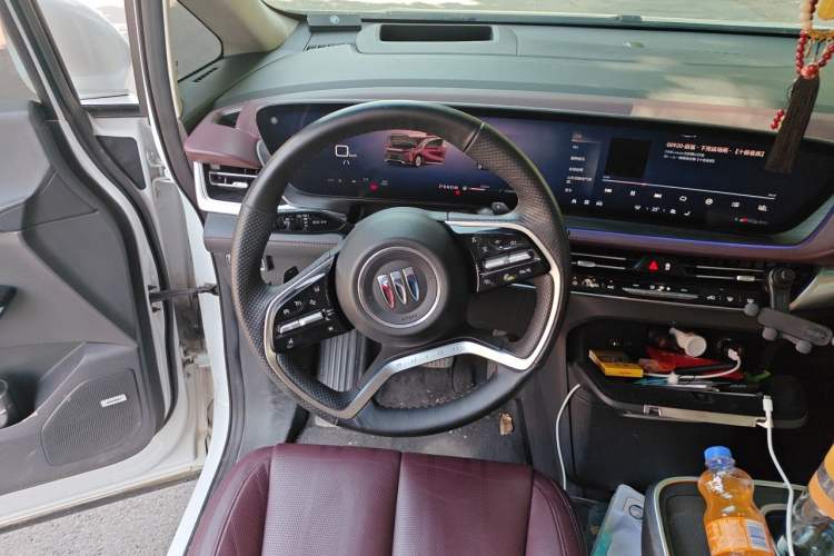 Used Buick Century 2023 2.0T Six-Seater Yinshi Edition Steering Wheel