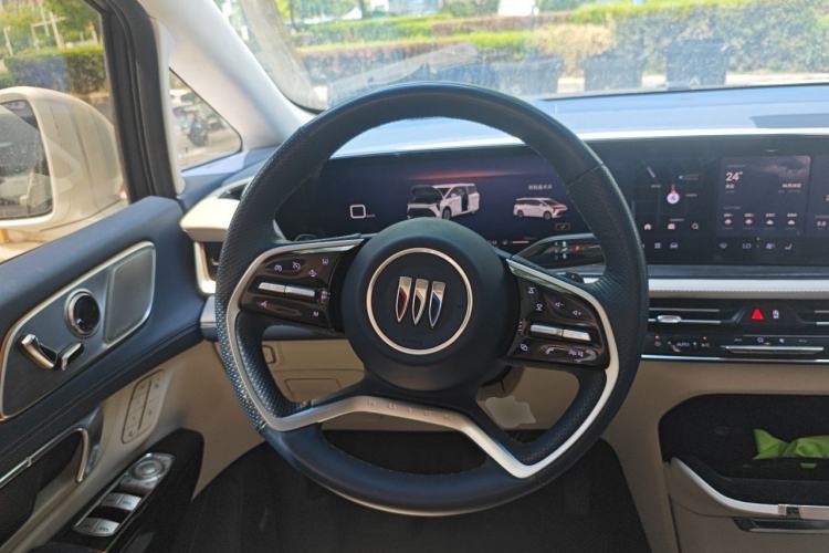 Used Buick Century 2023 2.0T Six-Seater Yinshi Edition Steering Wheel