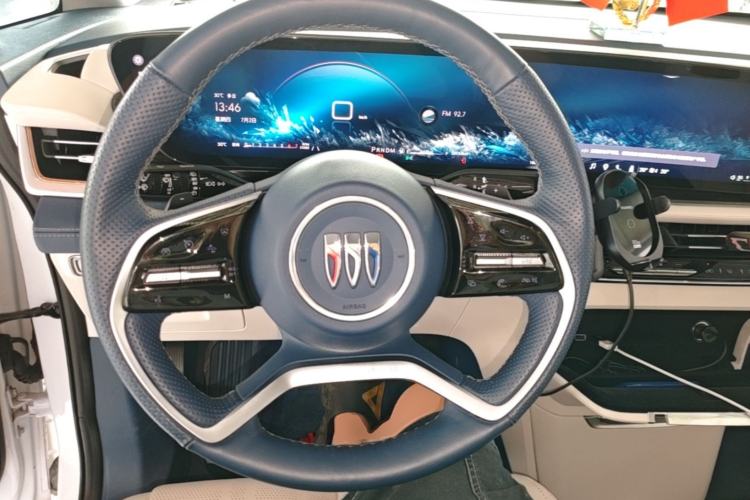 Used Buick Century 2023 2.0T Six-Seater Yinshi Edition Steering Wheel