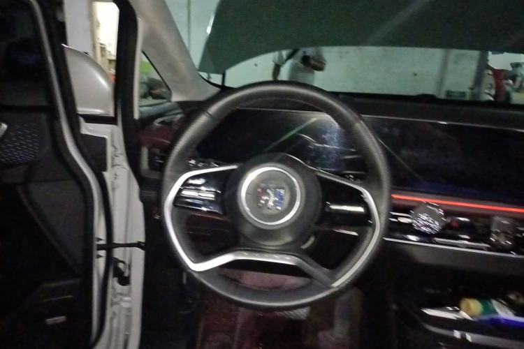 Used Buick Century 2023 2.0T Seven-Seater Yinshi Edition Steering Wheel