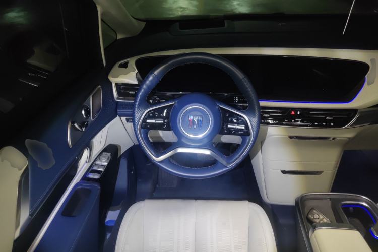 Used Buick Century 2023 2.0T Six-Seater Yinshi Edition Steering Wheel