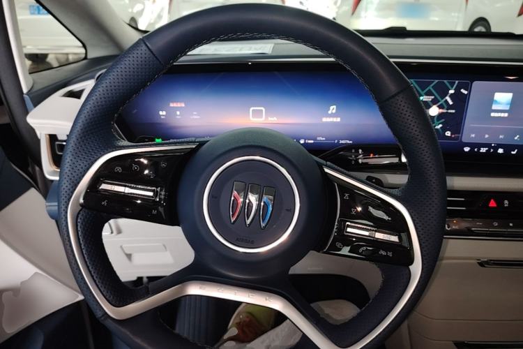 Used Buick Century 2023 2.0T Six-Seater Yinshi Edition Steering Wheel