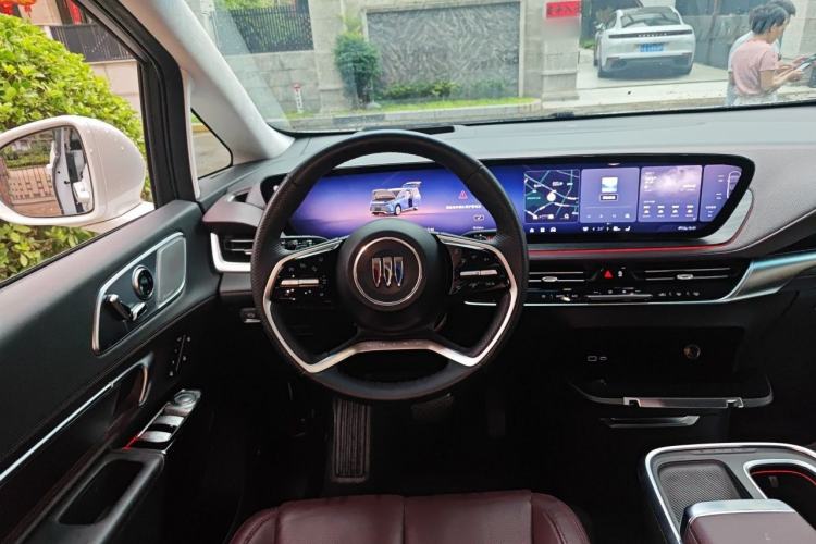 Used Buick Century 2023 2.0T Six-Seater Yinshi Edition Steering Wheel