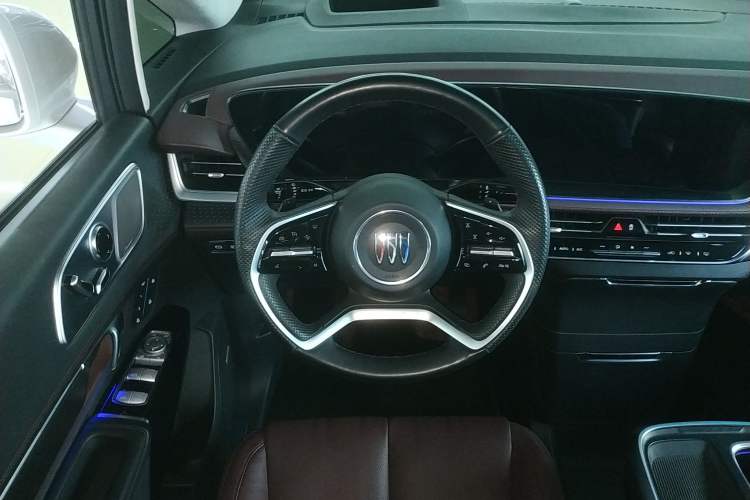Used Buick Century 2023 2.0T Six-Seater Yinshi Edition Steering Wheel