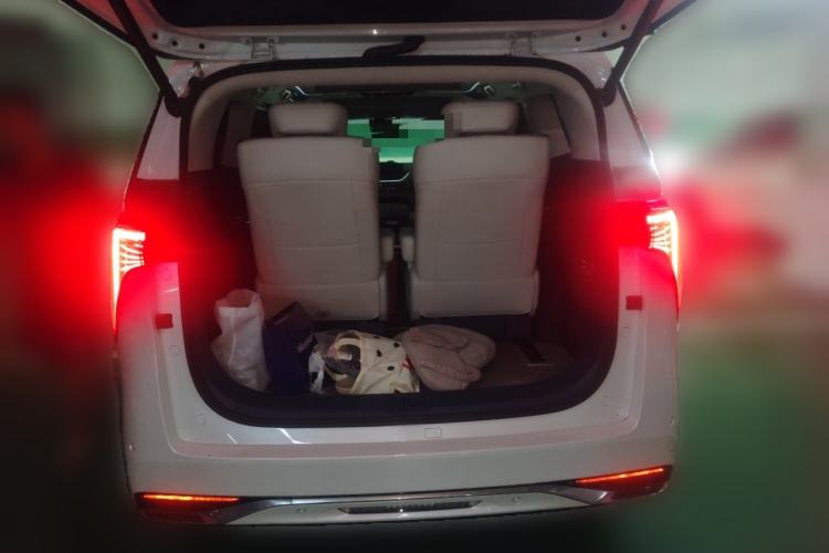 Used Buick Century 2023 2.0T Six-Seater Yinshi Edition Trunk