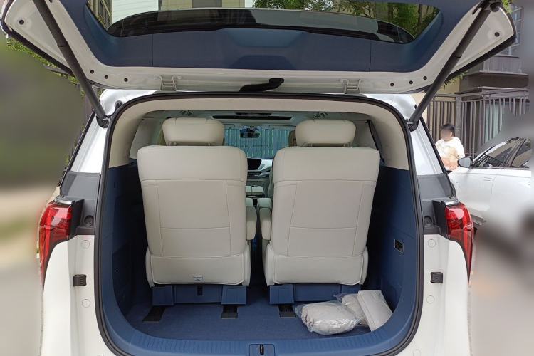 Used Buick Century 2023 2.0T Six-Seater Yinshi Edition Trunk