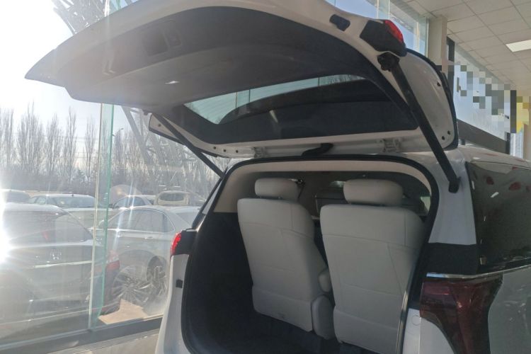 Used Buick Century 2023 2.0T Six-Seater Yinshi Edition Trunk