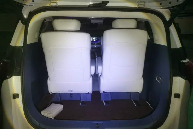 Used Buick Century 2023 2.0T Six-Seater Yinshi Edition Trunk
