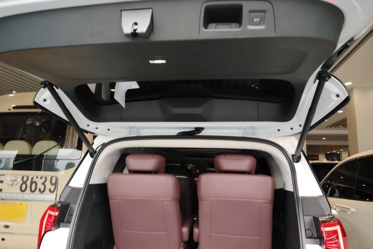 Used Buick Century 2023 2.0T Six-Seater Yinshi Edition Trunk