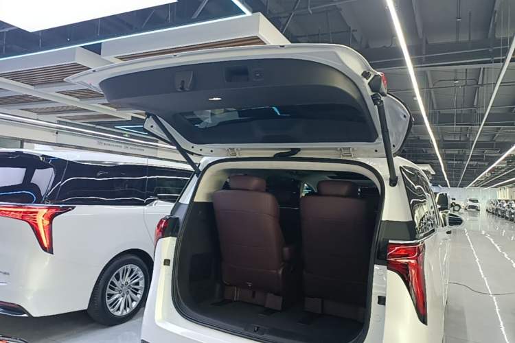 Used Buick Century 2023 2.0T Six-Seater Yinshi Edition Trunk