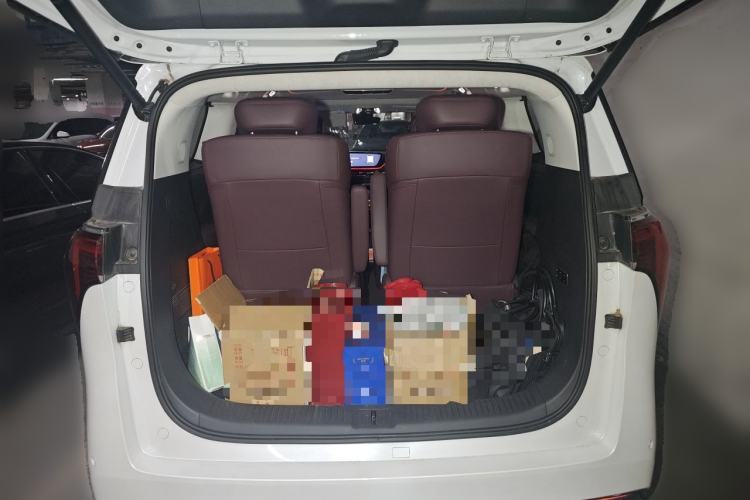 Used Buick Century 2023 2.0T Six-Seater Yinshi Edition Trunk