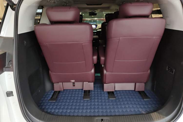 Used Buick Century 2023 2.0T Six-Seater Yinshi Edition Trunk