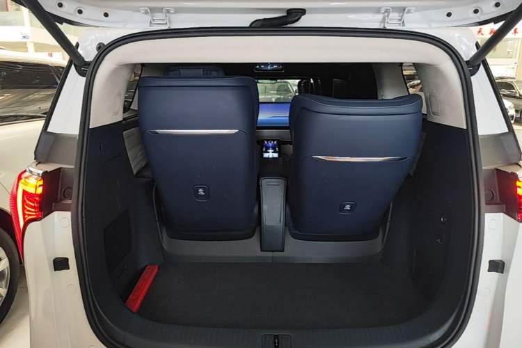 Used Buick Century 2023 2.0T Four-Seat Private Edition Trunk