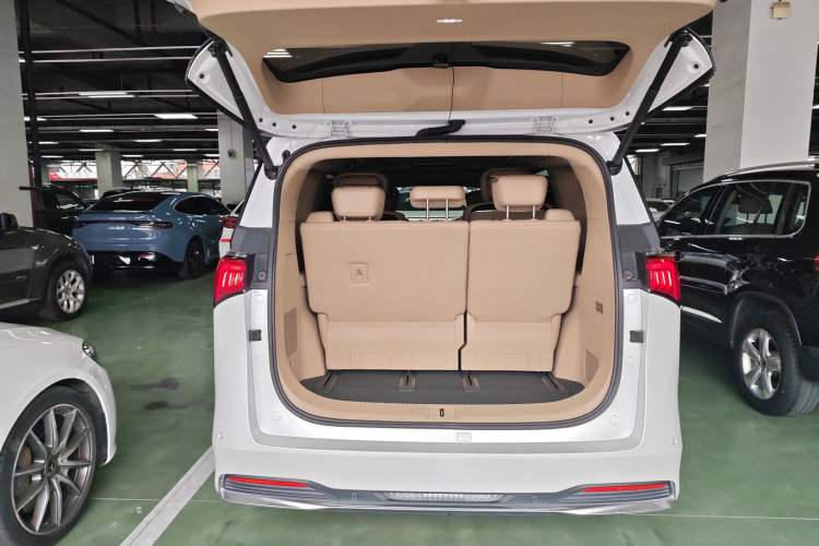 Used Buick Century 2023 2.0T Seven-Seater Deluxe Edition Trunk