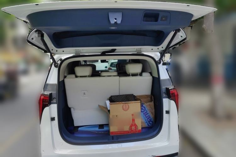 Used Buick Century 2023 2.0T Seven-Seater Yinshi Edition Trunk