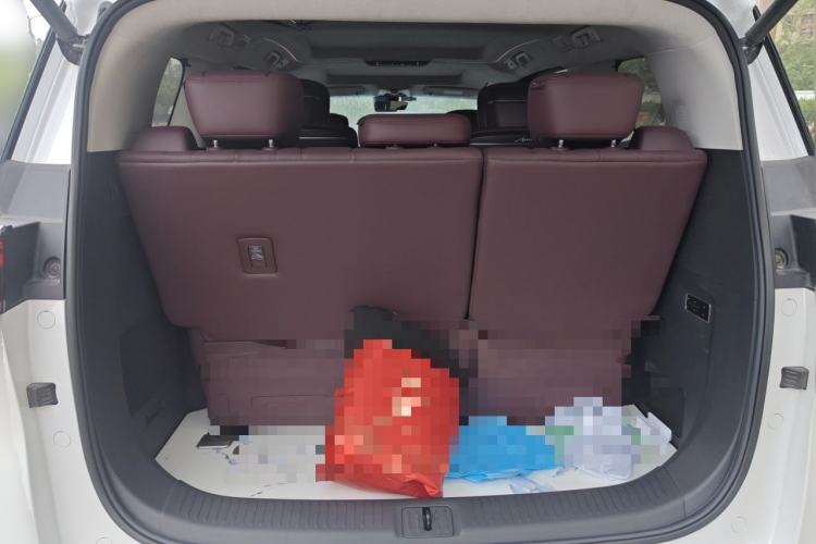 Used Buick Century 2023 2.0T Seven-Seater Yinshi Edition Trunk