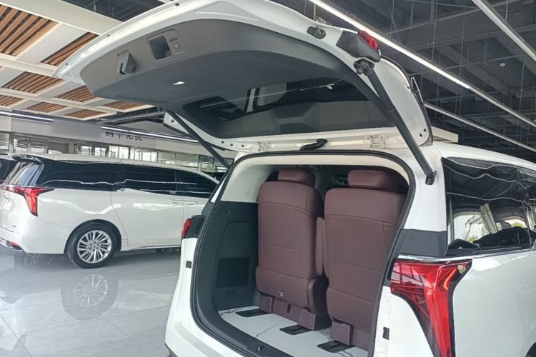 Used Buick Century 2023 2.0T Six-Seater Yinshi Edition Trunk
