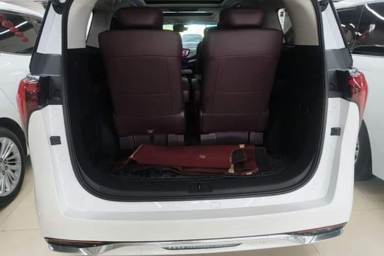 Used Buick Century 2023 2.0T Six-Seater Yinshi Edition Trunk