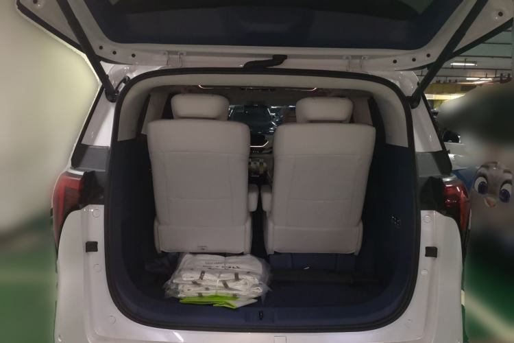 Used Buick Century 2023 2.0T Six-Seater Yinshi Edition Trunk