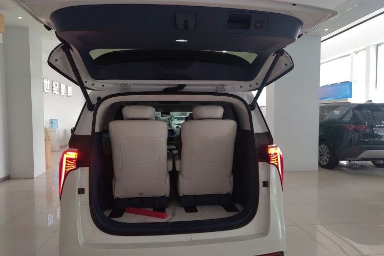 Used Buick Century 2023 2.0T Six-Seater Yinshi Edition Trunk
