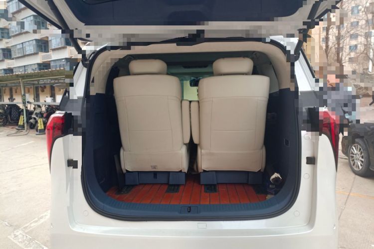 Used Buick Century 2023 2.0T Six-Seater Yinshi Edition Trunk