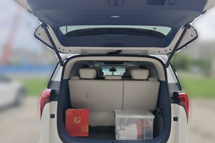 Used Buick Century 2023 2.0T Seven-Seater Yinshi Edition Trunk