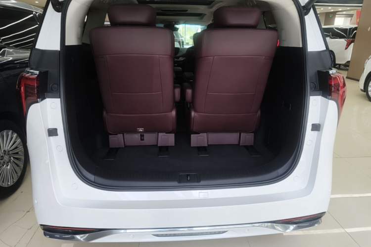 Used Buick Century 2023 2.0T Six-Seater Yinshi Edition Trunk