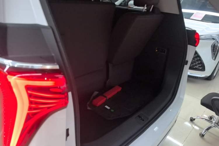 Used Buick Century 2023 2.0T Seven-Seater Yinshi Edition Trunk
