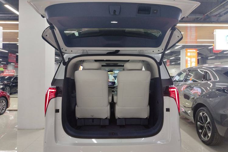 Used Buick Century 2023 2.0T Six-Seater Yinshi Edition Trunk