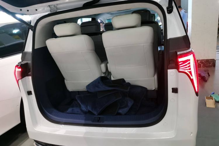 Used Buick Century 2023 2.0T Six-Seater Yinshi Edition Trunk
