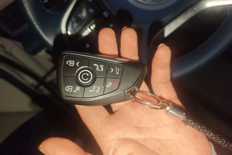 Used Buick Century 2023 2.0T Six-Seater Yinshi Edition Vehicle Key