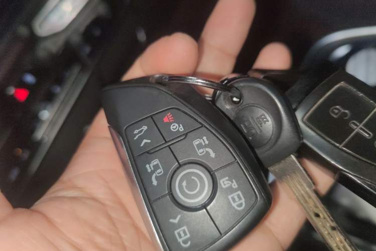 Used Buick Century 2023 2.0T Six-Seater Yinshi Edition Vehicle Key
