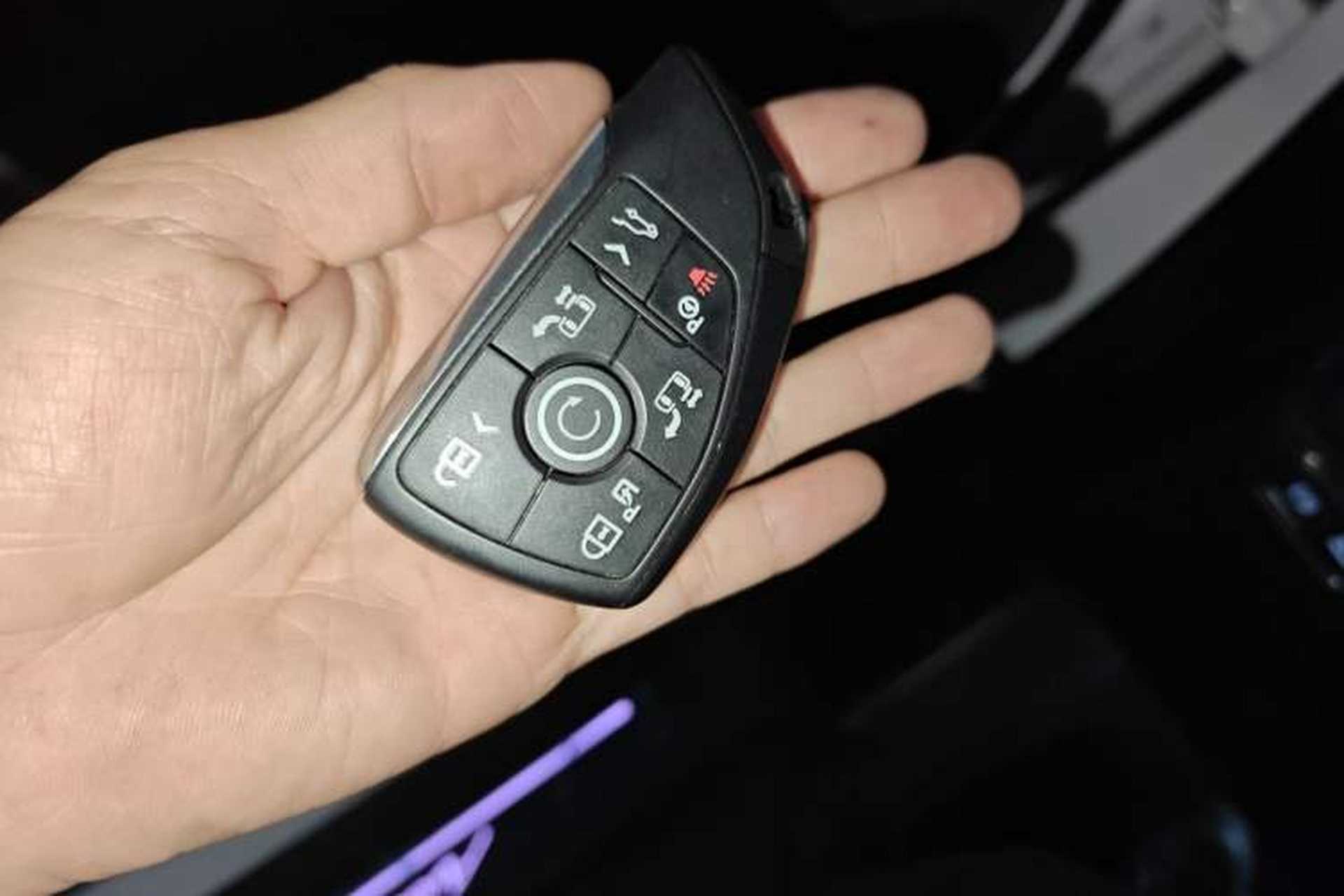 Used Buick Century 2023 2.0T Seven-Seater Yinshi Edition Vehicle Key