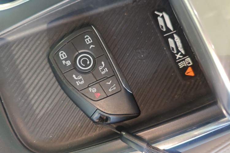 Used Buick Century 2023 2.0T Six-Seater Yinshi Edition Vehicle Key